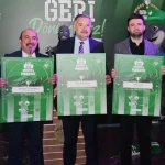 bursa-osmangazide-yesil-beyaz-sevdalilar-bulustu-turkiyenin-ilk-insansi-robotundan-bursaspora-destek-ur82S1KM.webp