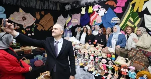 cayirovada-el-emegi-goz-nuru-eserler-gorucuye-cikti-bbcq1177.webp