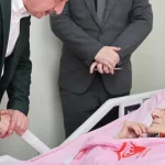 kocaelide-baskan-buyukakin-anneler-gununde-sehit-ailesi-ve-huzurevine-gitti-TF6a2Twj.webp