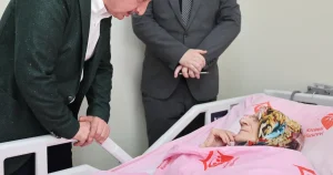 kocaelide-baskan-buyukakin-anneler-gununde-sehit-ailesi-ve-huzurevine-gitti-TF6a2Twj.webp