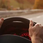 trafikte-guvenli-surus-icin-uc-altin-kural-dikkat-daginikligi-felakete-yol-aciyor-gFbtrQsu.webp